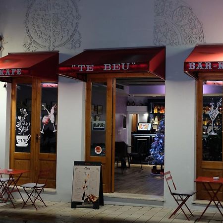 Tebeu Coffe And Bar Bed & Breakfast Avlonya Dış mekan fotoğraf