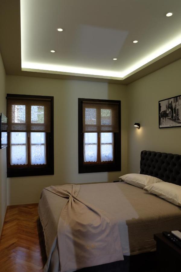 Tebeu Coffe And Bar Bed & Breakfast Avlonya Dış mekan fotoğraf